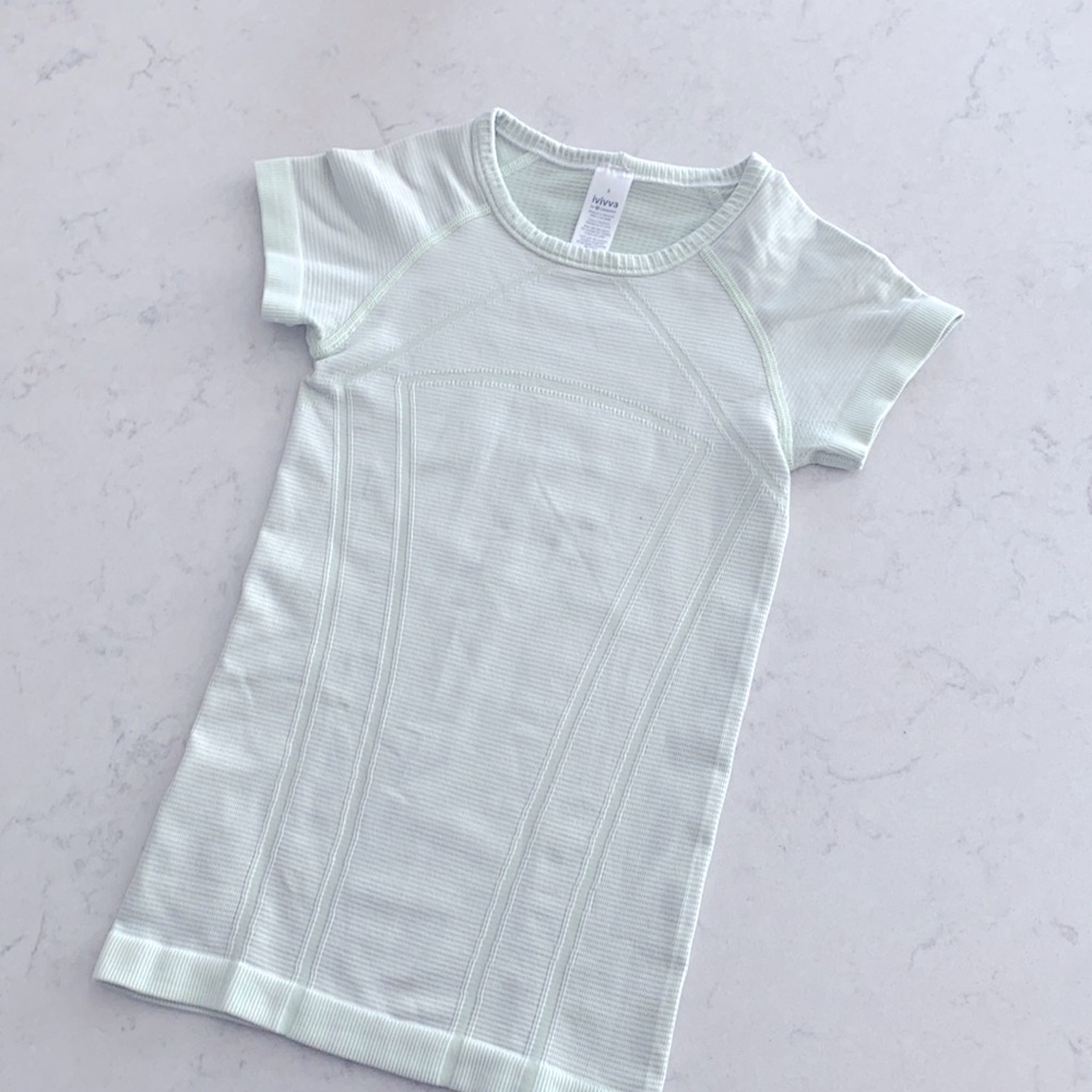 Ivivva by lululemon girls workout shirt size 6